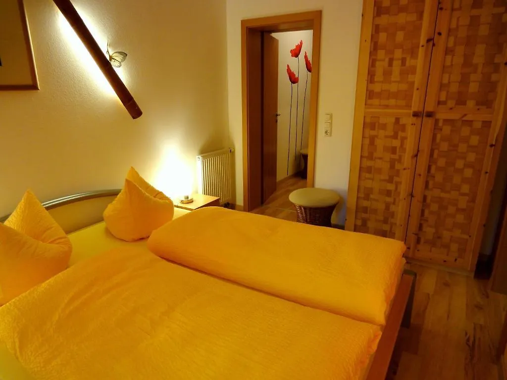 Apartment Ferienwohnung Ginkgo Dresden